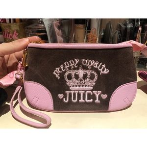 ✨Juicy Couture Wristlet✨